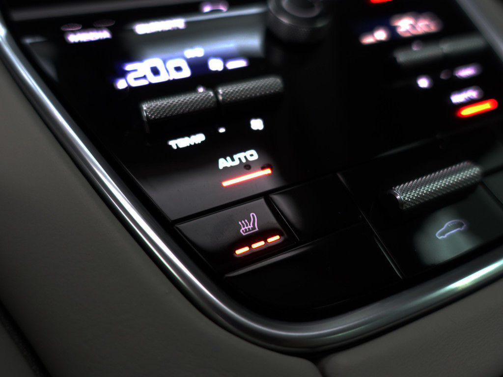 
								Porsche Panamera 2.9 4 E-Hybrid Sport Design Aut- Keramisch, Stoelventilatie, Bose Audio, Sport Chrono, Sportuitlaat+ vol									