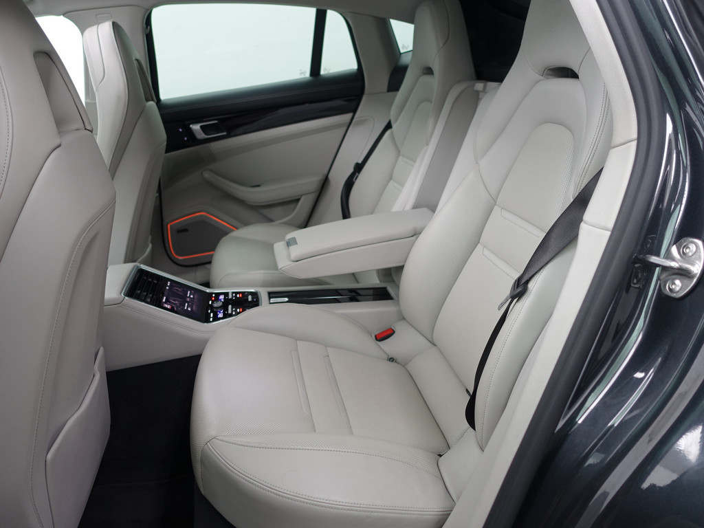 
								Porsche Panamera 2.9 4 E-Hybrid Sport Design Aut- Keramisch, Stoelventilatie, Bose Audio, Sport Chrono, Sportuitlaat+ vol									