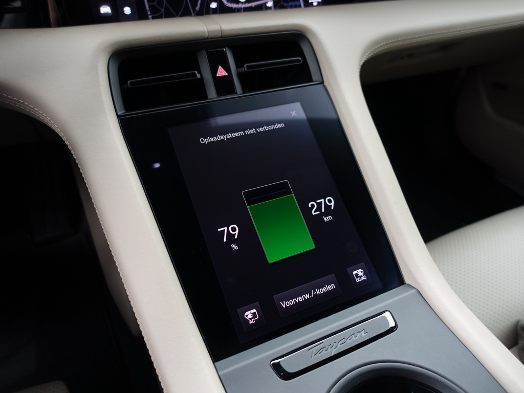 
Porsche Taycan Cross Turismo 4S 84 kWh Dual View, Nachtzichtassistent, Offroad Design pakket, Bose Sound, Stuur/Stoelverwarming vol									