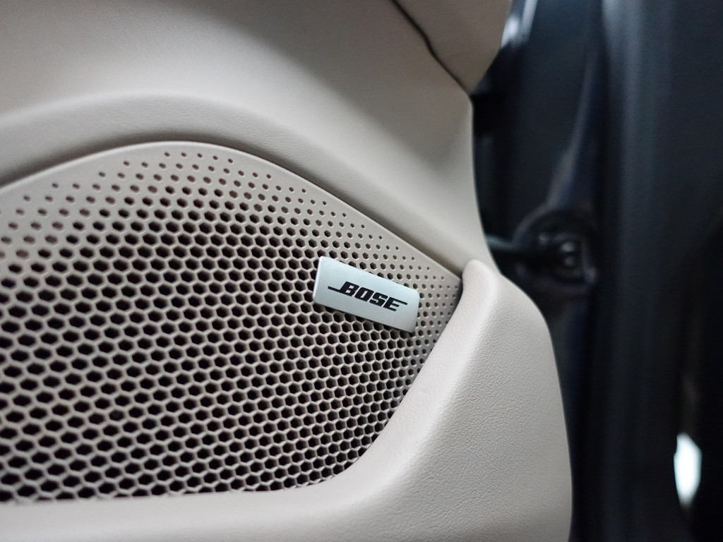 
Porsche Taycan Cross Turismo 4S 84 kWh Dual View, Nachtzichtassistent, Offroad Design pakket, Bose Sound, Stuur/Stoelverwarming vol									