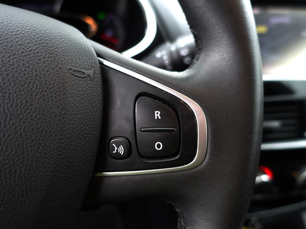 
								Renault Clio 0.9 TCe Limited- Navi, Park Assist, Clima, Cruise, Led, Sport Interieur vol									