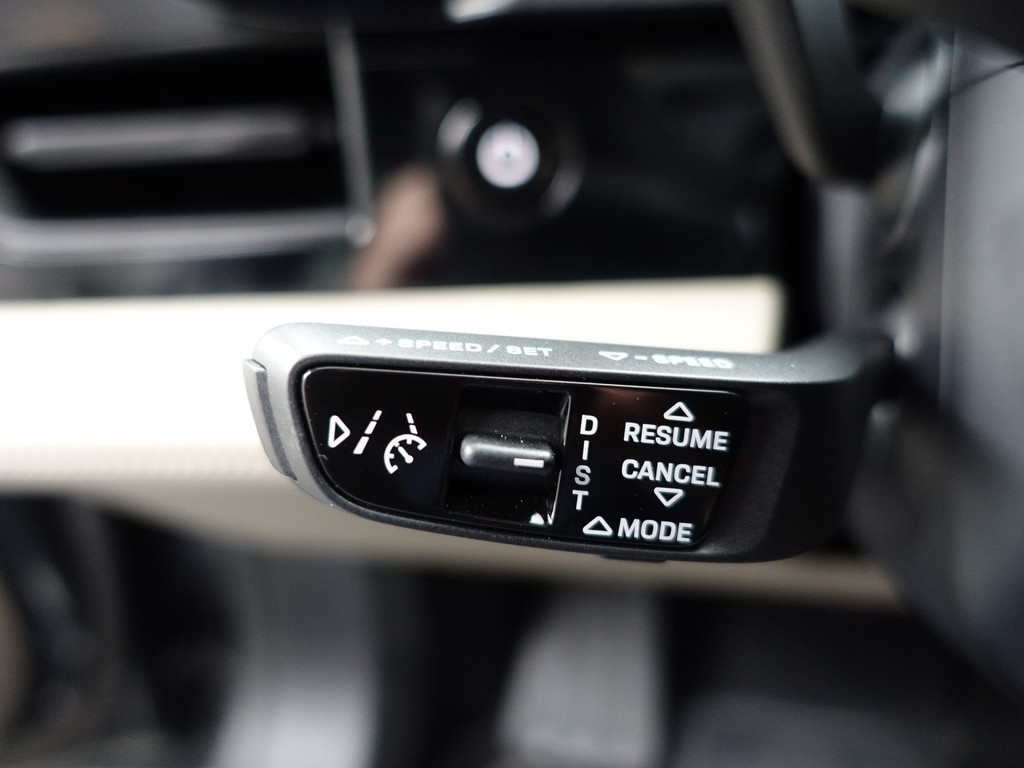 
Porsche Taycan Cross Turismo 4S 84 kWh Dual View, Nachtzichtassistent, Offroad Design pakket, Bose Sound, Stuur/Stoelverwarming vol									