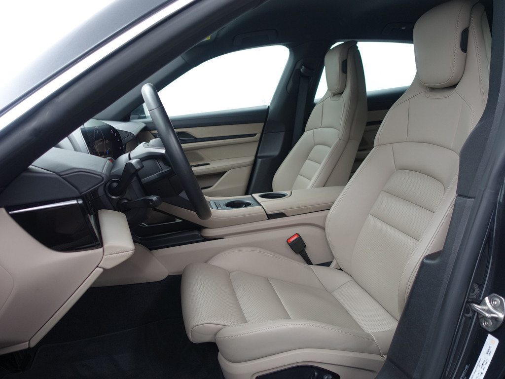 
Porsche Taycan Cross Turismo 4S 84 kWh Dual View, Nachtzichtassistent, Offroad Design pakket, Bose Sound, Stuur/Stoelverwarming vol									