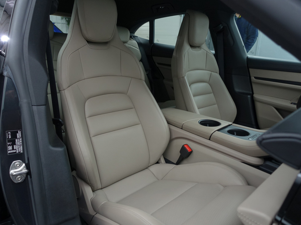 
Porsche Taycan Cross Turismo 4S 84 kWh Dual View, Nachtzichtassistent, Offroad Design pakket, Bose Sound, Stuur/Stoelverwarming vol									