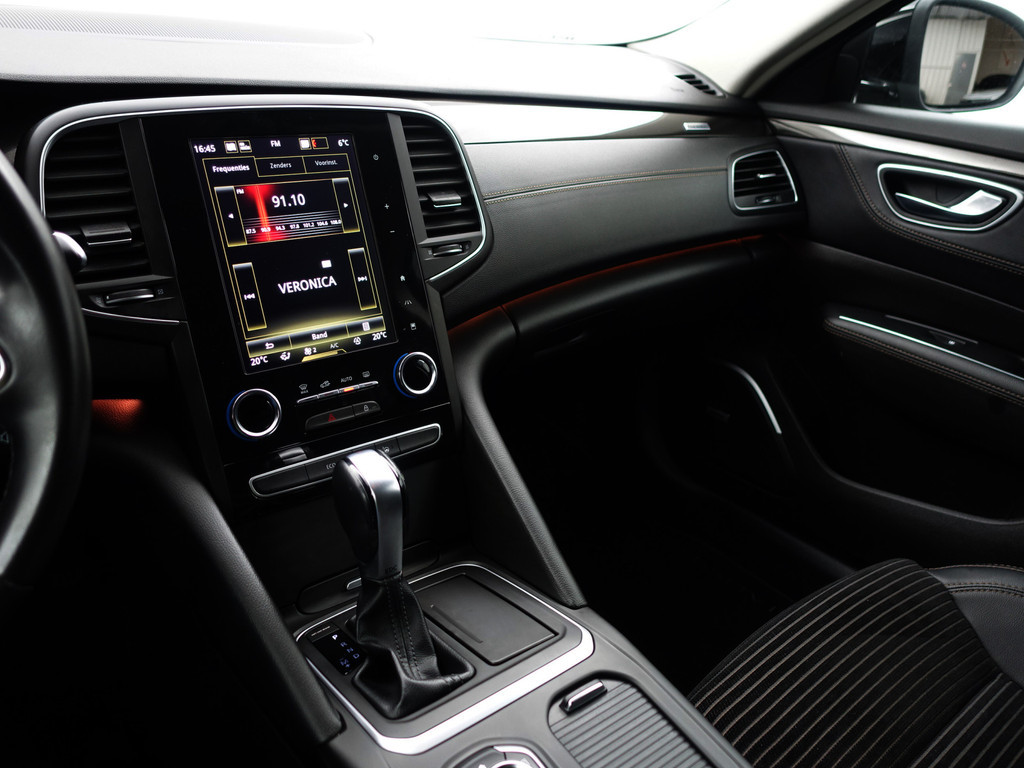 
Renault Talisman Estate 1.3 TCe Intens Aut- 4 Control, Stoelmassage, Bose Audio, Sfeerverlichting, Carbon, Lane Assist vol									