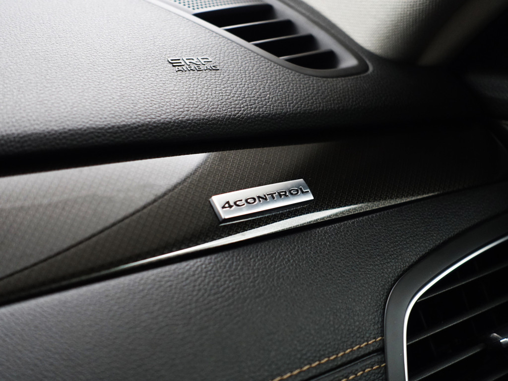 
Renault Talisman Estate 1.3 TCe Intens Aut- 4 Control, Stoelmassage, Bose Audio, Sfeerverlichting, Carbon, Lane Assist vol									