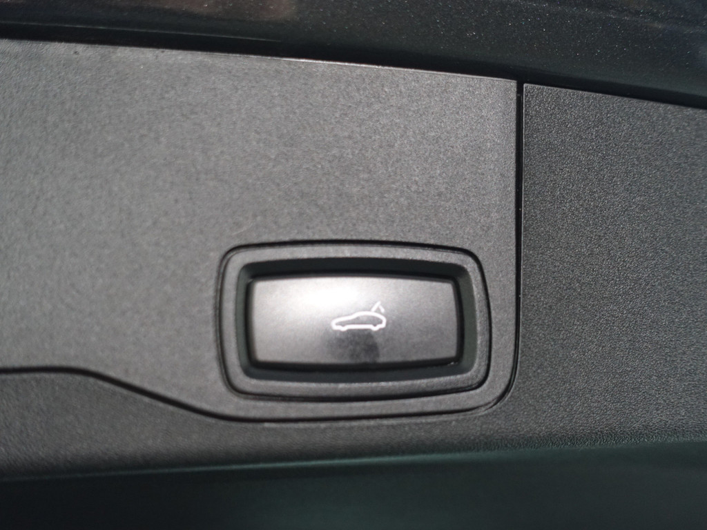 
Porsche Taycan Cross Turismo 4S 84 kWh Dual View, Nachtzichtassistent, Offroad Design pakket, Bose Sound, Stuur/Stoelverwarming vol									