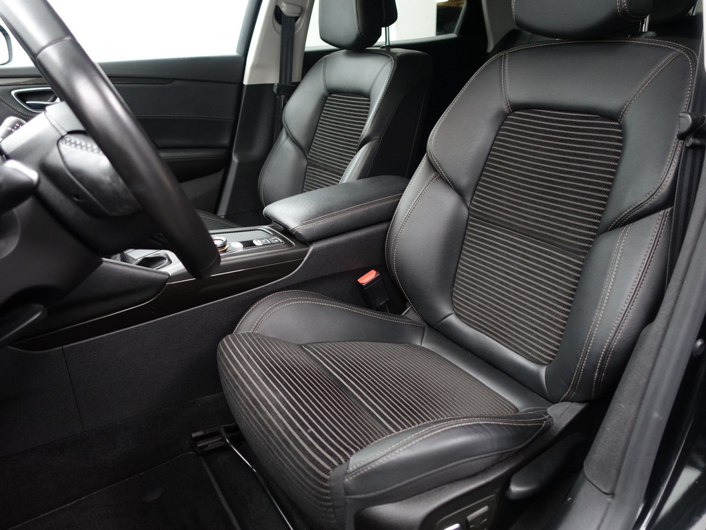 
Renault Talisman Estate 1.3 TCe Intens Aut- 4 Control, Stoelmassage, Bose Audio, Sfeerverlichting, Carbon, Lane Assist vol									