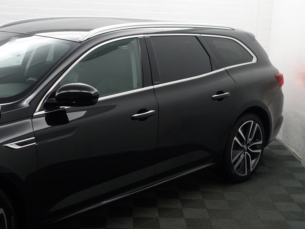 
Renault Talisman Estate 1.3 TCe Intens Aut- 4 Control, Stoelmassage, Bose Audio, Sfeerverlichting, Carbon, Lane Assist vol									