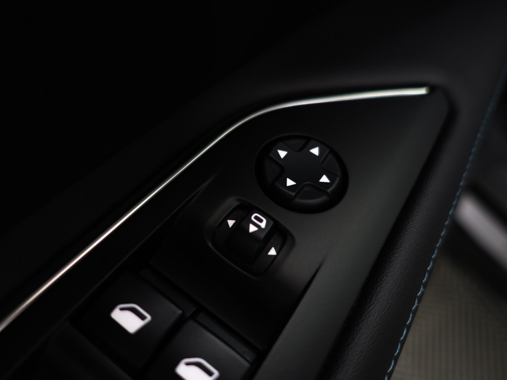 
Peugeot 3008 1.2 PureTech Crossway Premium Aut- Panodak, Carplay, Focal Audio, Sfeerverlichting, Dynamic Select, Lane Assist, Xenon Led Matrix vol									