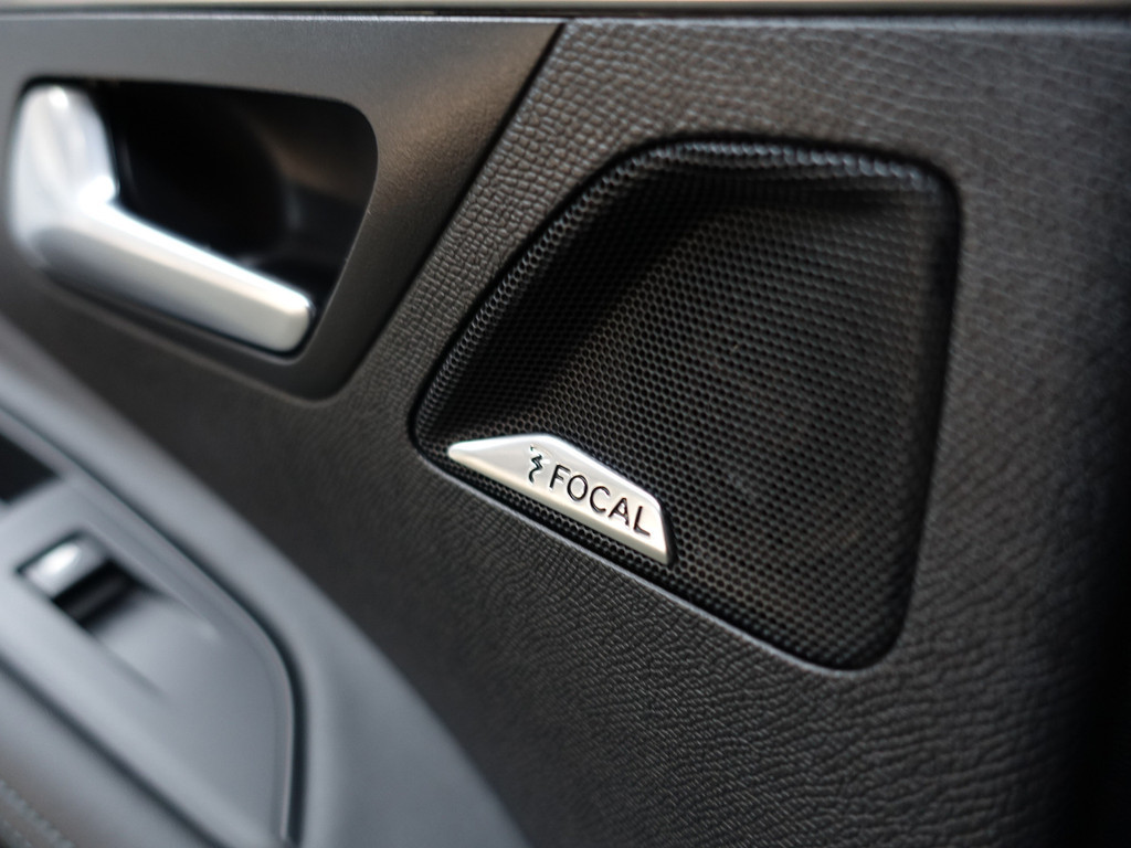 
Peugeot 3008 1.2 PureTech Crossway Premium Aut- Panodak, Carplay, Focal Audio, Sfeerverlichting, Dynamic Select, Lane Assist, Xenon Led Matrix vol									