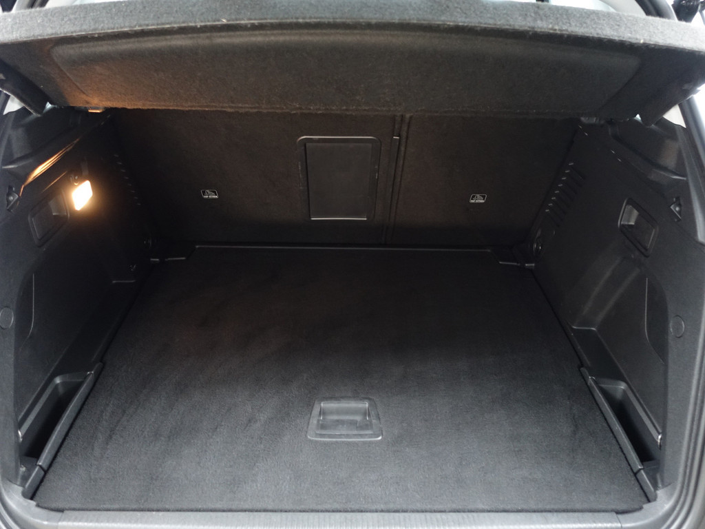 
Peugeot 3008 1.2 PureTech Crossway Premium Aut- Panodak, Carplay, Focal Audio, Sfeerverlichting, Dynamic Select, Lane Assist, Xenon Led Matrix vol									