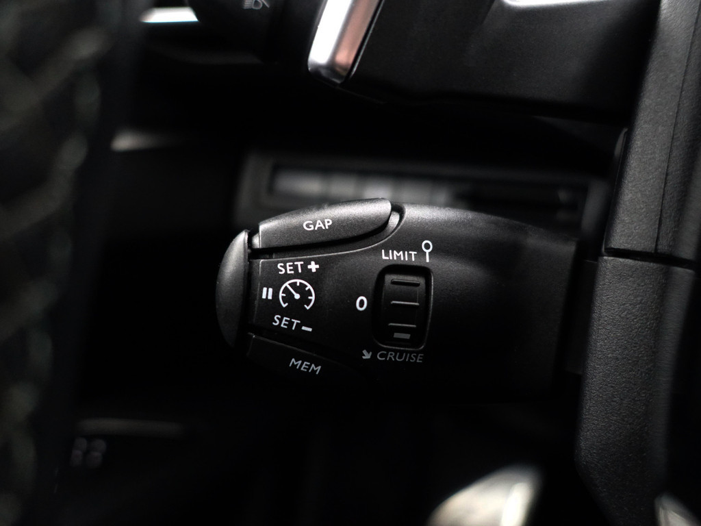 
Peugeot 3008 1.2 PureTech Crossway Premium Aut- Panodak, Carplay, Focal Audio, Sfeerverlichting, Dynamic Select, Lane Assist, Xenon Led Matrix vol									