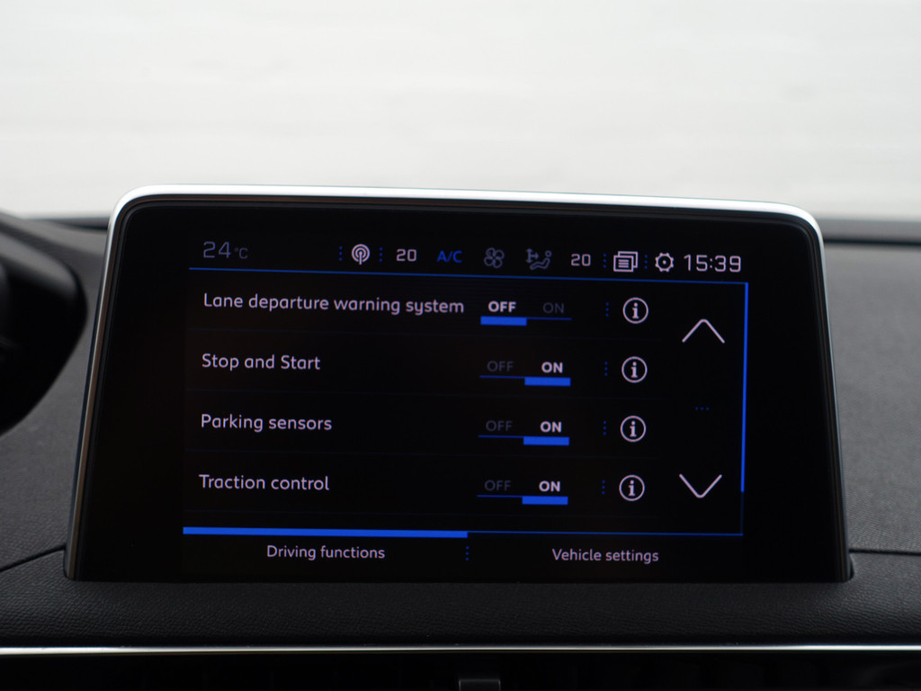 
Peugeot 3008 1.2 PureTech Crossway Aut- Panodak, Carplay, 360 Camera, Sfeerverlichting, Stoelverwarming, Keyless, Sport Interieur vol									