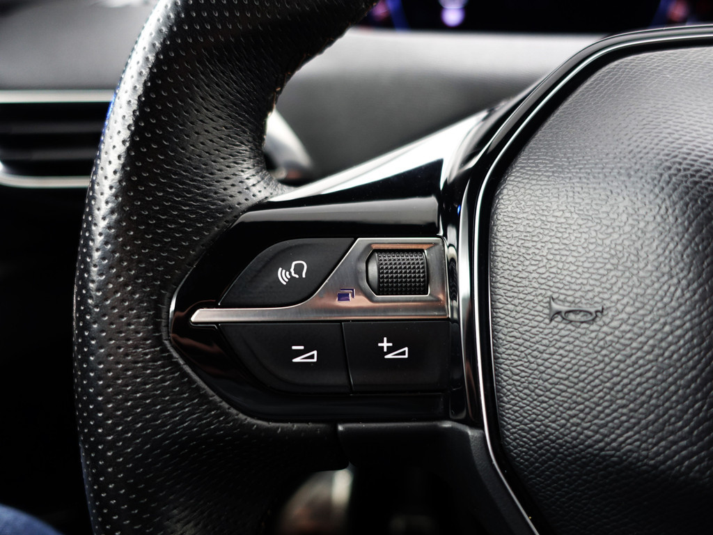 
Peugeot 3008 1.2 PureTech GT Line- Keyless, 360 Camera, Sfeerverlichting, Ada Cruise, Xenon Led, Trekhaak, Virtual cockpit vol									