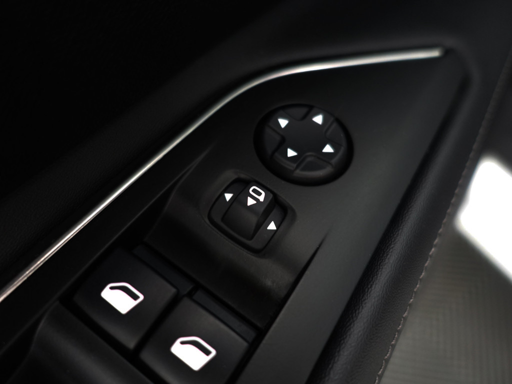 
Peugeot 3008 1.2 PureTech Crossway Aut- Panodak, Carplay, 360 Camera, Sfeerverlichting, Stoelverwarming, Keyless, Sport Interieur vol									