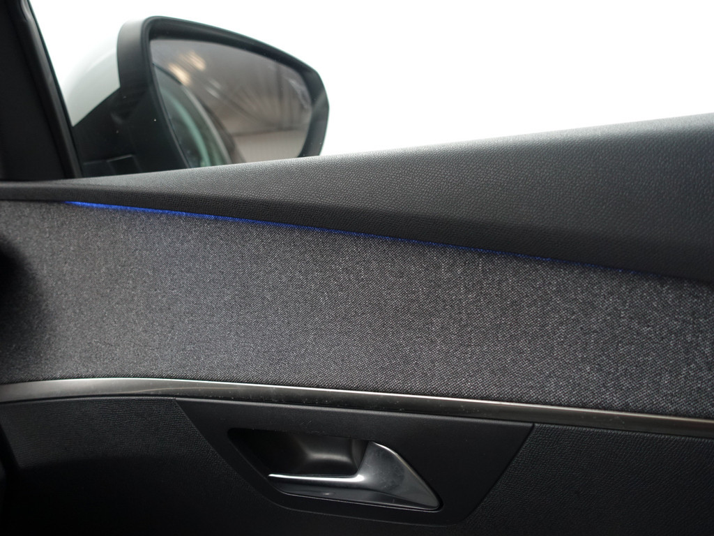 
Peugeot 3008 1.2 PureTech Crossway Aut- Panodak, Carplay, 360 Camera, Sfeerverlichting, Stoelverwarming, Keyless, Sport Interieur vol									