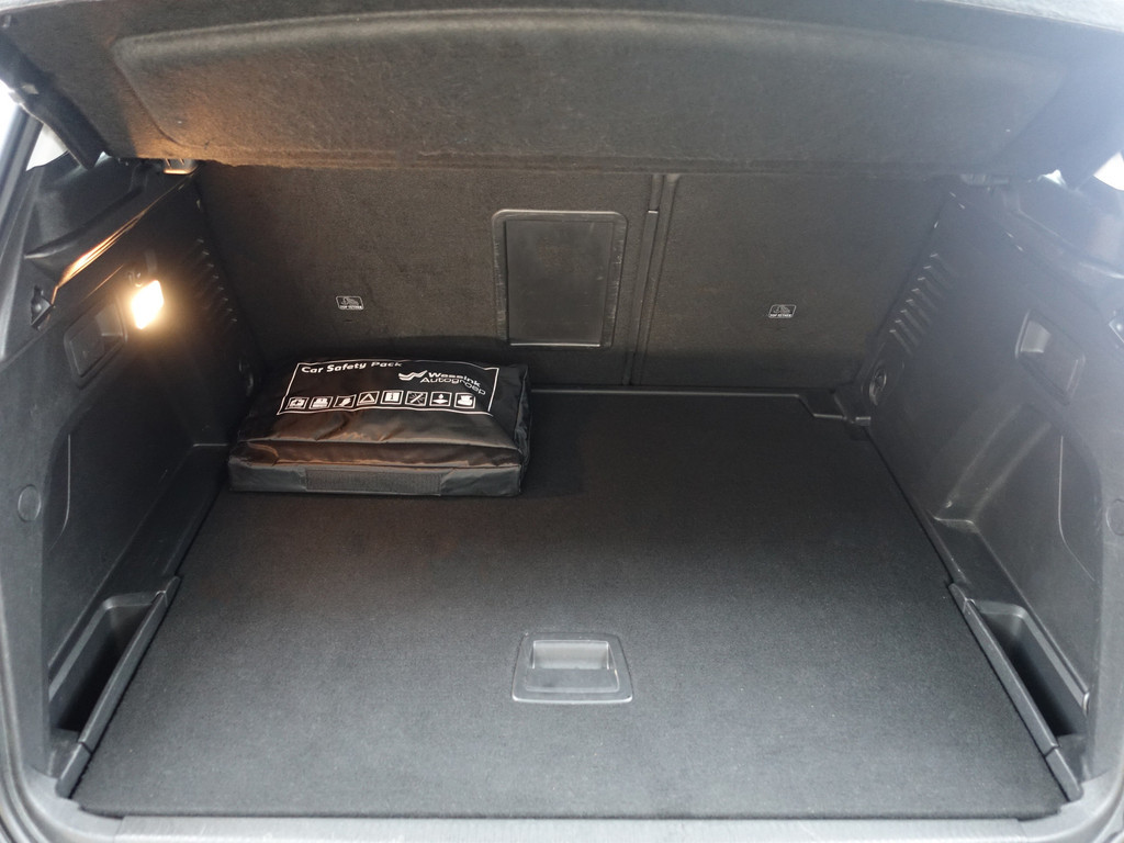 
Peugeot 3008 1.2 PureTech Crossway Aut- Panodak, Carplay, 360 Camera, Sfeerverlichting, Stoelverwarming, Keyless, Sport Interieur vol									