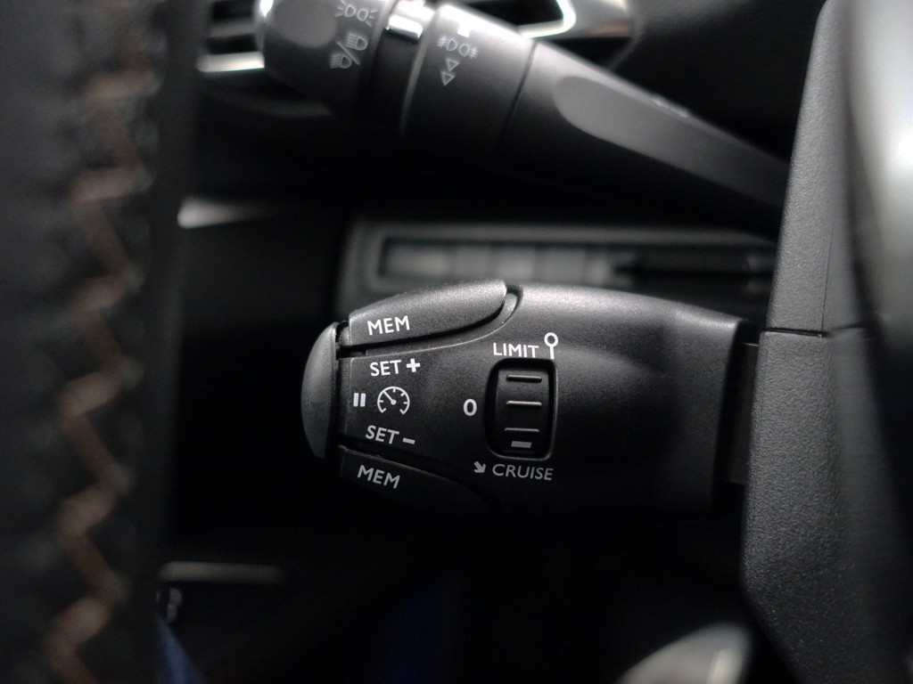 
Peugeot 3008 1.2 PureTech GT Line- Keyless, 360 Camera, Sfeerverlichting, Ada Cruise, Xenon Led, Trekhaak, Virtual cockpit vol									