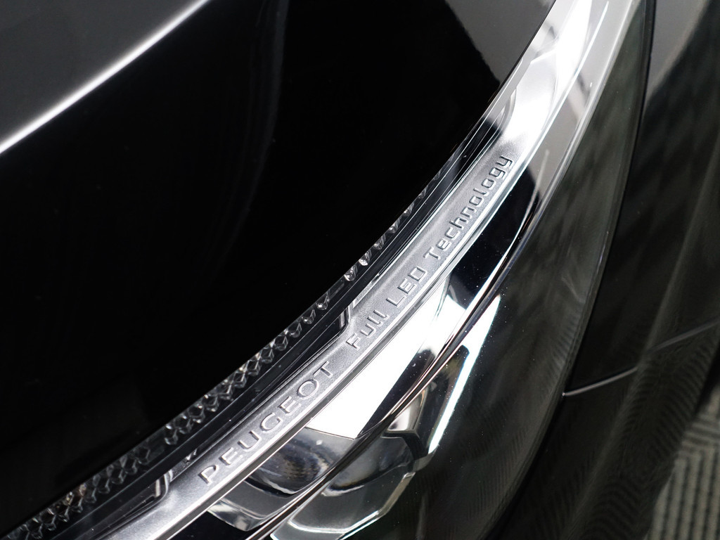 
Peugeot 3008 1.2 PureTech GT Line- Keyless, 360 Camera, Sfeerverlichting, Ada Cruise, Xenon Led, Trekhaak, Virtual cockpit vol									
