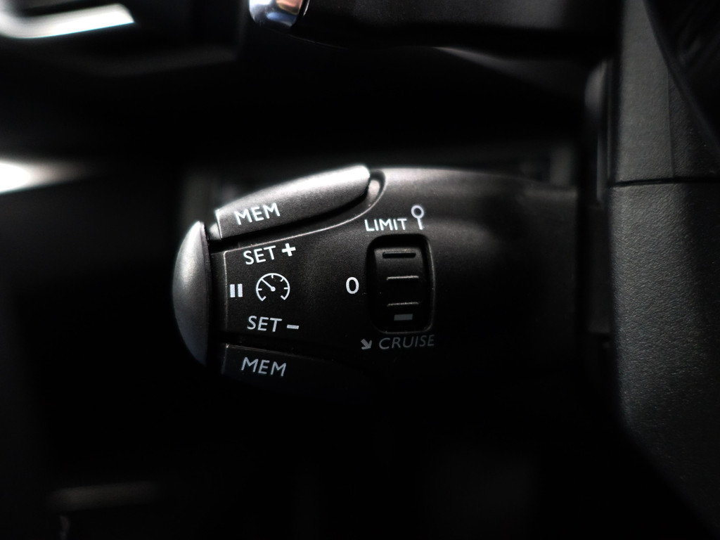 
Peugeot 3008 1.2 PureTech Allure Aut- Two Tone, Sport Leder Interieur, Carplay, Sfeerverlichting, 360 Camera, Ada Cruise vol									