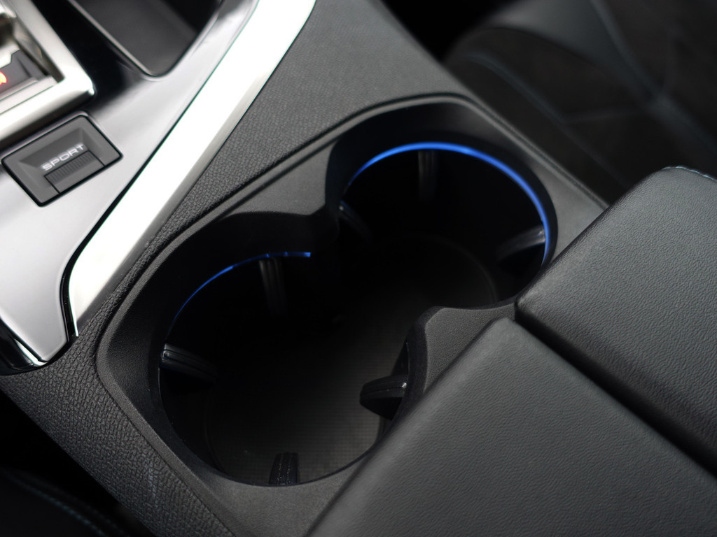 
Peugeot 3008 1.2 PureTech Crossway Aut- Alcantara Sport Interieur, Virtual Cockpit, 360 Camera, Dynamic Select, Carplay, Sfeerverlichting vol									