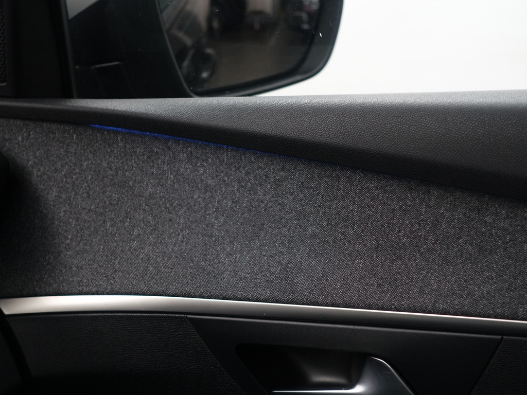 
Peugeot 3008 1.2 PureTech Crossway Aut- Alcantara Sport Interieur, Virtual Cockpit, 360 Camera, Dynamic Select, Carplay, Sfeerverlichting vol									