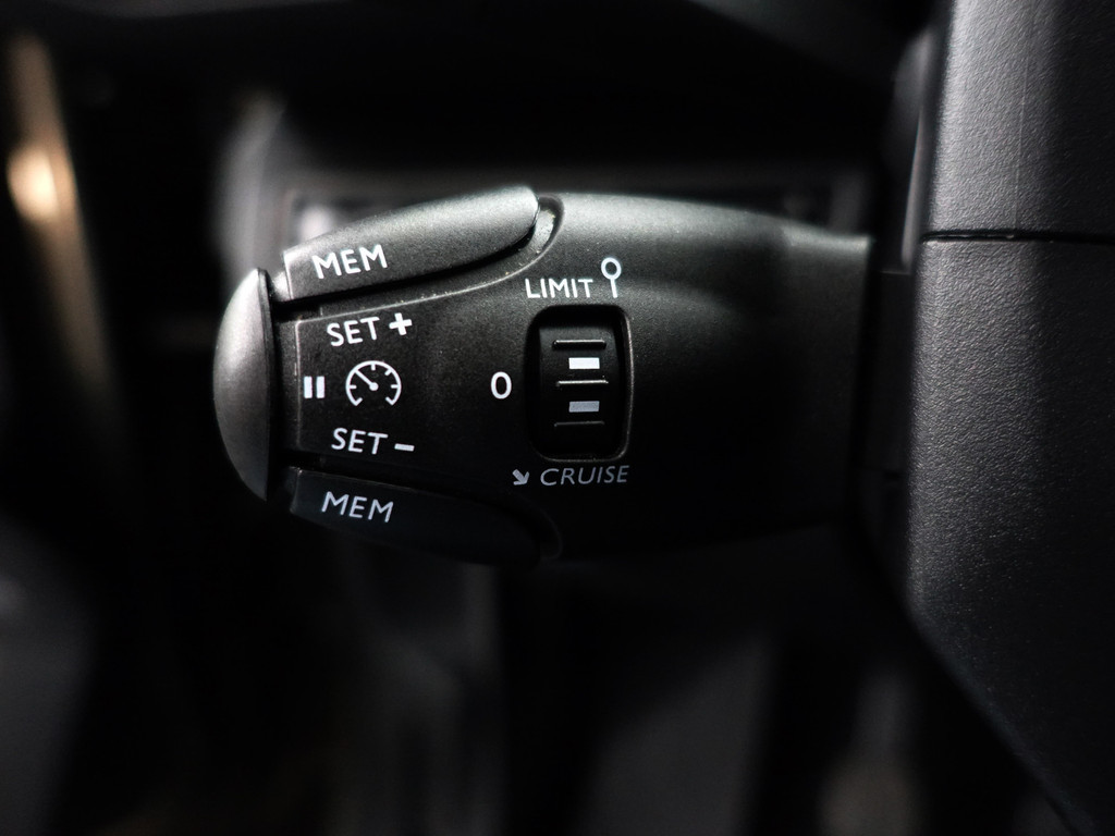 
Peugeot 3008 1.2 PureTech Allure- Sport Leder Interieur, Sfeerverlichting, Carplay, Xenon Led, Virtual Cockpit, Ada Cruise vol									