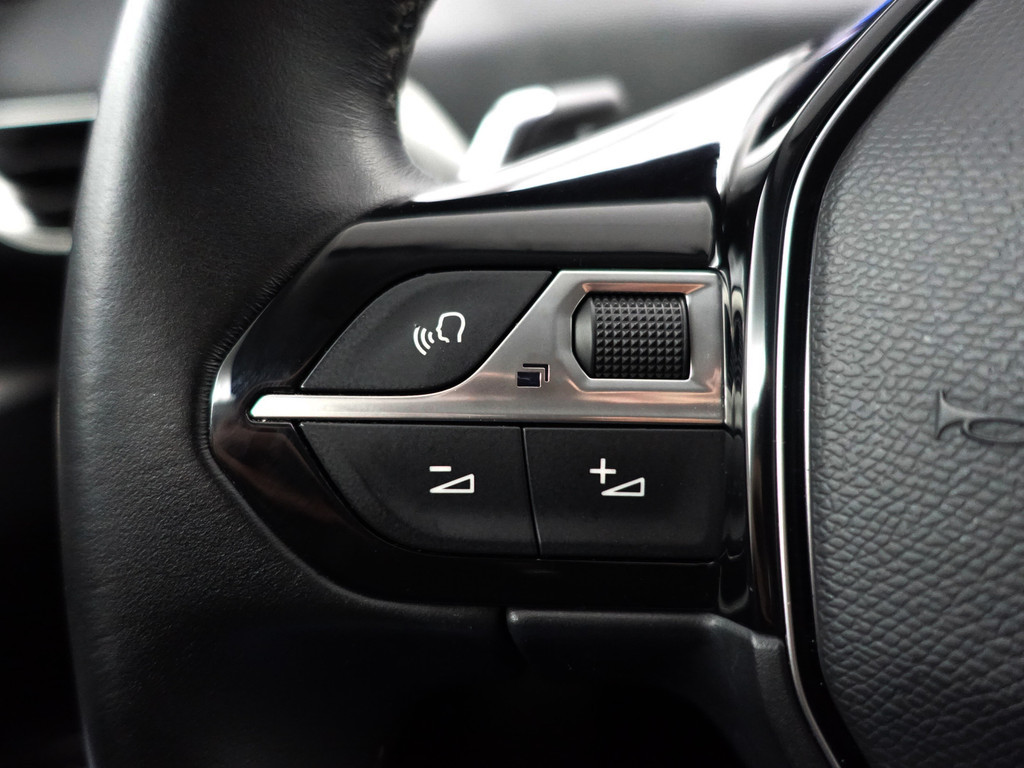 
								Peugeot 3008 1.2 PureTech Premium GT Line Aut- Two Tone, Carplay, Leder Interieur, 360 Camera, Ada Cruise, Keyless, Sfeerverlichting vol									