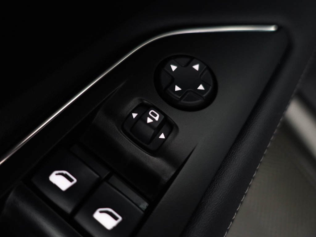 
Peugeot 3008 1.2 PureTech Allure- Sport Leder Interieur, Sfeerverlichting, Carplay, Xenon Led, Virtual Cockpit, Ada Cruise vol									