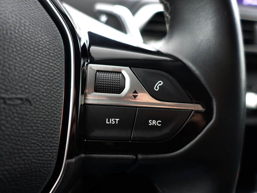 
								Peugeot 3008 1.2 PureTech Premium GT Line Aut- Two Tone, Carplay, Leder Interieur, 360 Camera, Ada Cruise, Keyless, Sfeerverlichting vol									