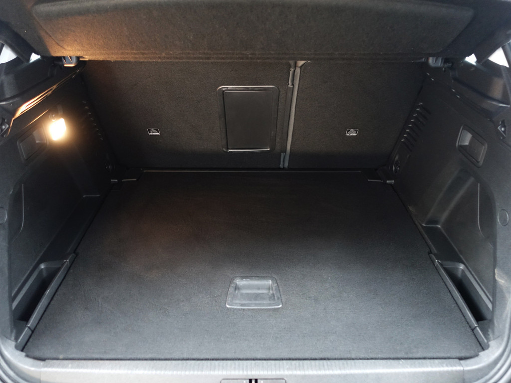 
Peugeot 3008 1.2 PureTech Allure- Sport Leder Interieur, Sfeerverlichting, Carplay, Xenon Led, Virtual Cockpit, Ada Cruise vol									