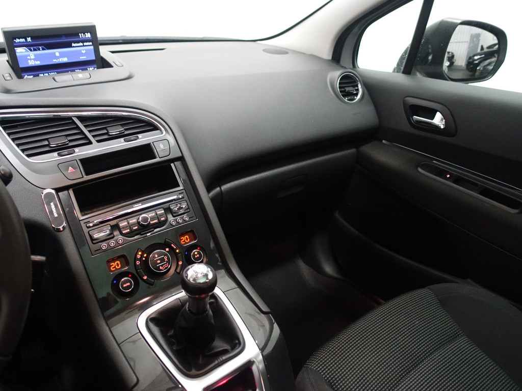 
Peugeot 5008 1.6 VTi Allure- Panodak, Navi, Clima, Cruise, Park Assist vol									