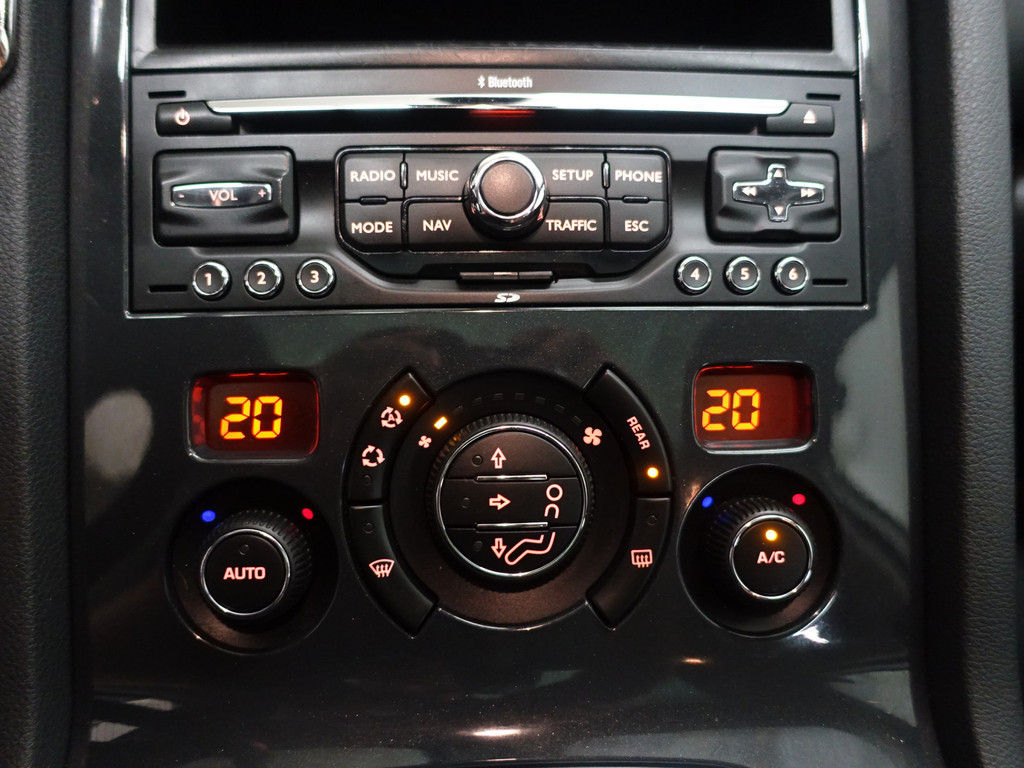 
Peugeot 5008 1.6 VTi Allure- Panodak, Navi, Clima, Cruise, Park Assist vol									