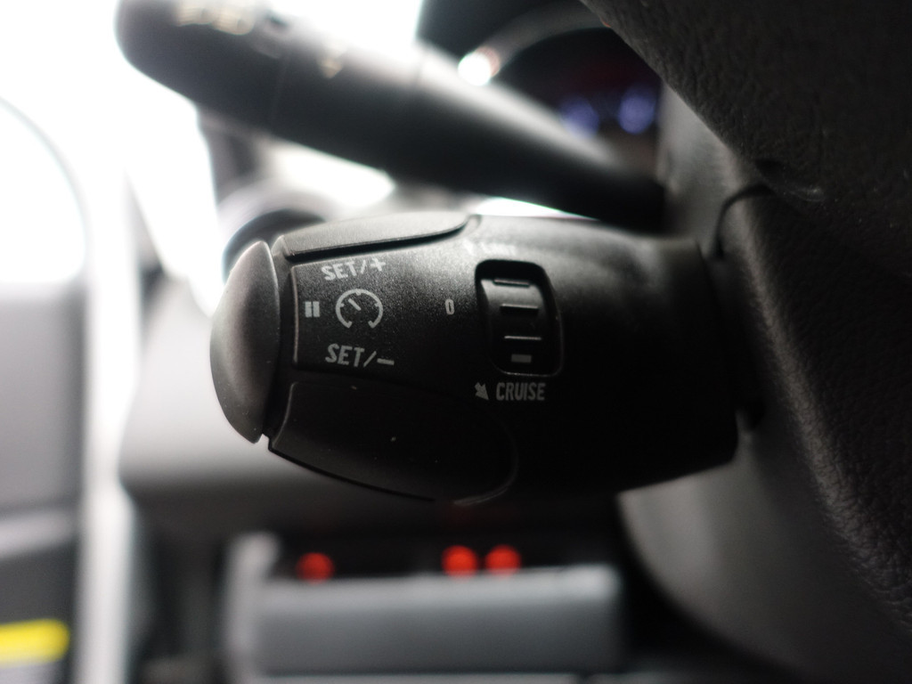 
Peugeot 5008 1.6 VTi Allure- Panodak, Navi, Clima, Cruise, Park Assist vol									