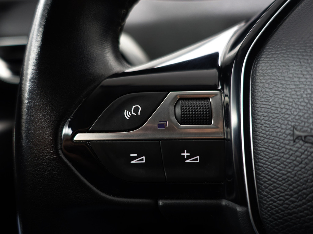 
Peugeot 5008 1.2 PureTech Premium GT Line- 7 Pers, Panodak, Memory, Sfeerverlichting, 360 Camera, Lane Assist, Keyless vol									