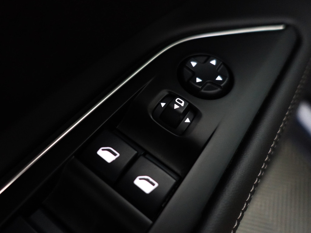 
Peugeot 5008 1.2 PureTech Premium GT Line- 7 Pers, Panodak, Memory, Sfeerverlichting, 360 Camera, Lane Assist, Keyless vol									