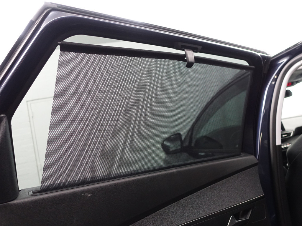 
Peugeot 5008 1.2 PureTech Premium GT Line- 7 Pers, Panodak, Memory, Sfeerverlichting, 360 Camera, Lane Assist, Keyless vol									