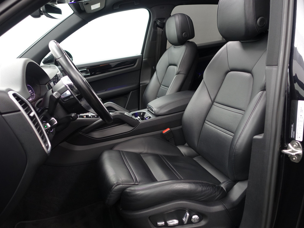 
								Porsche Cayenne 3.0 Aut- Btw, Sport Chrono, Standkachel, Sport Uitlaat, Memory Seats, Active Safe, Panodak vol									