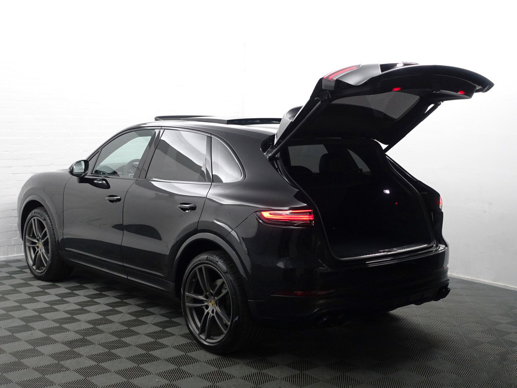 
								Porsche Cayenne 3.0 Aut- Btw, Sport Chrono, Standkachel, Sport Uitlaat, Memory Seats, Active Safe, Panodak vol									