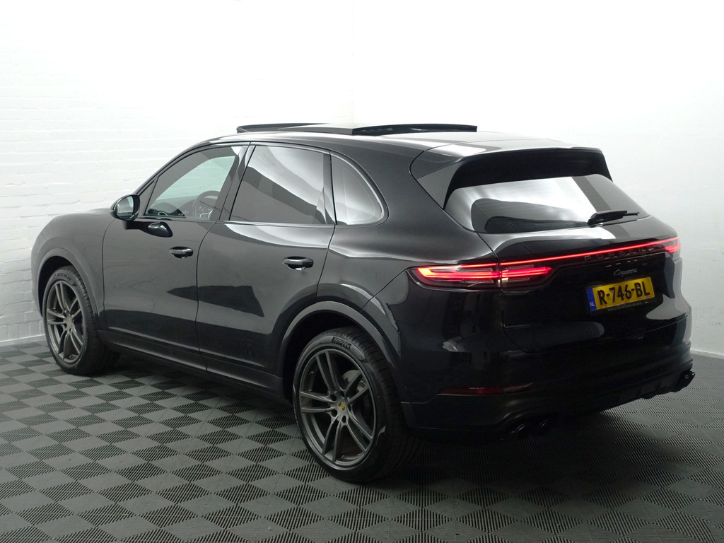 
								Porsche Cayenne 3.0 Aut- Btw, Sport Chrono, Standkachel, Sport Uitlaat, Memory Seats, Active Safe, Panodak vol									