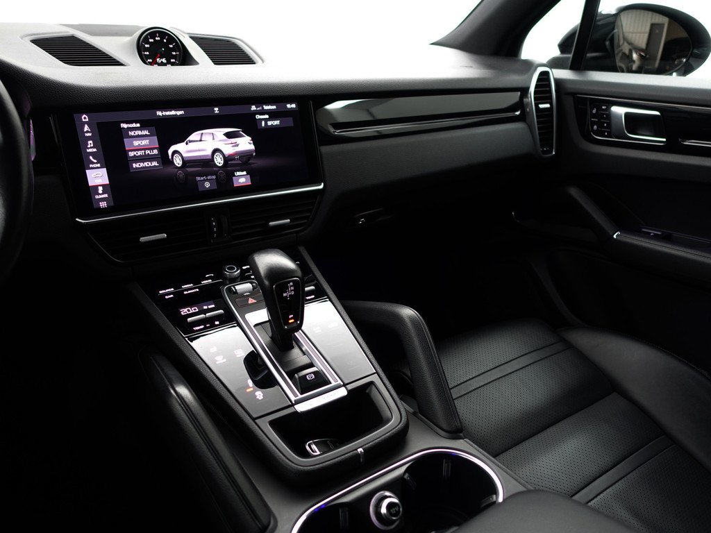 
								Porsche Cayenne 3.0 Aut- Btw, Sport Chrono, Standkachel, Sport Uitlaat, Memory Seats, Active Safe, Panodak vol									