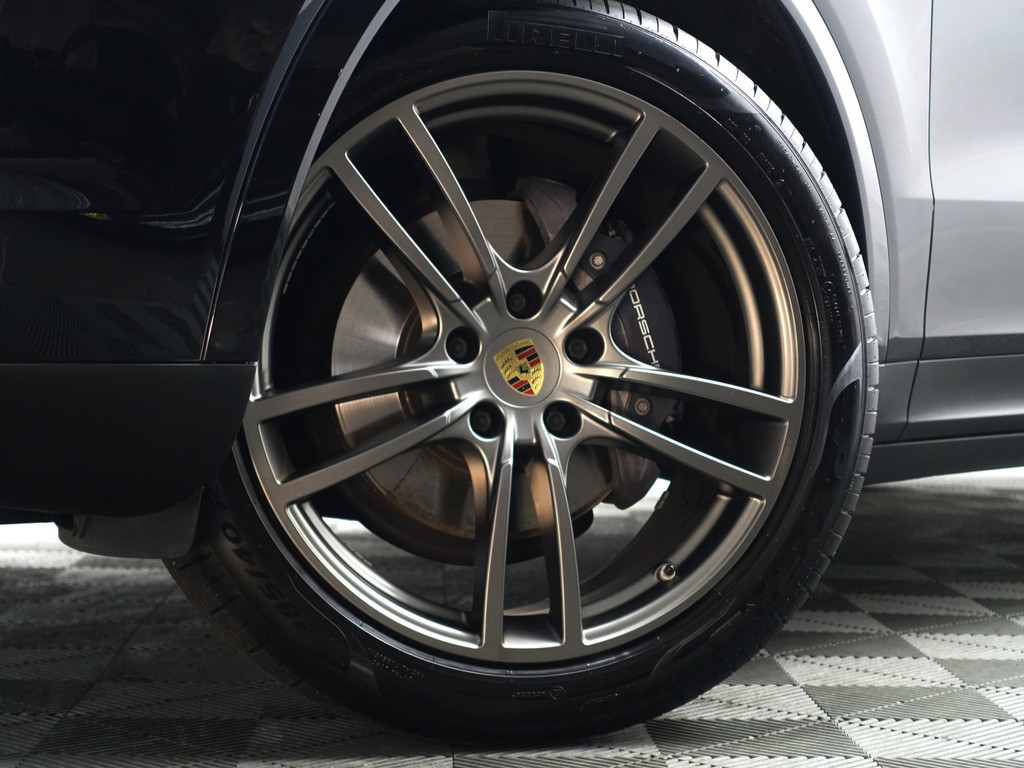 
								Porsche Cayenne 3.0 Aut- Btw, Sport Chrono, Standkachel, Sport Uitlaat, Memory Seats, Active Safe, Panodak vol									