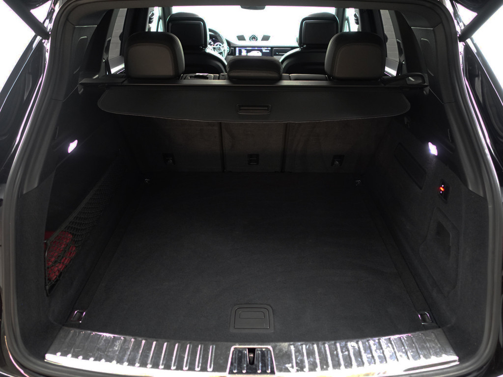 
								Porsche Cayenne 3.0 Aut- Btw, Sport Chrono, Standkachel, Sport Uitlaat, Memory Seats, Active Safe, Panodak vol									