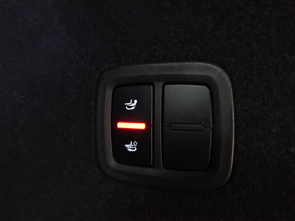 
								Porsche Cayenne 3.0 Aut- Btw, Sport Chrono, Standkachel, Sport Uitlaat, Memory Seats, Active Safe, Panodak vol									