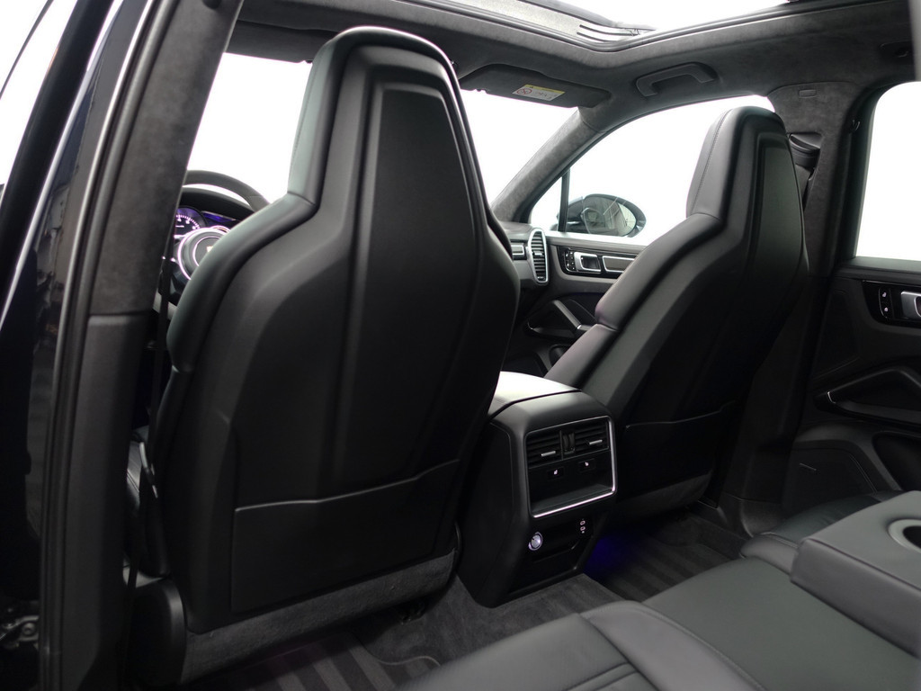 
Porsche Cayenne 3.0 E-Hybrid Exclusive Manufaktur- Alcantara Afwerking, Carbon, Soft Close, Stoelventilatie, Sport Interieur vol									