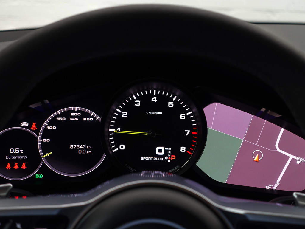 
Porsche Cayenne 3.0 E-Hybrid Exclusive Manufaktur- Alcantara Afwerking, Carbon, Soft Close, Stoelventilatie, Sport Interieur vol									