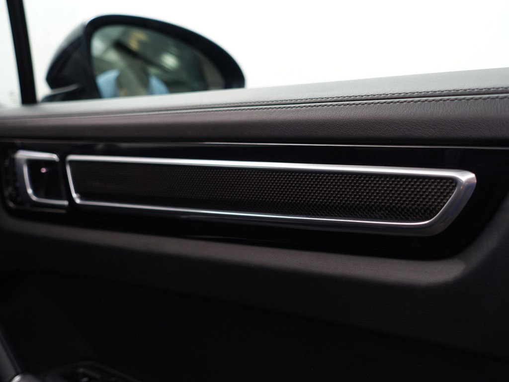 
Porsche Cayenne 3.0 E-Hybrid Exclusive Manufaktur- Alcantara Afwerking, Carbon, Soft Close, Stoelventilatie, Sport Interieur vol									