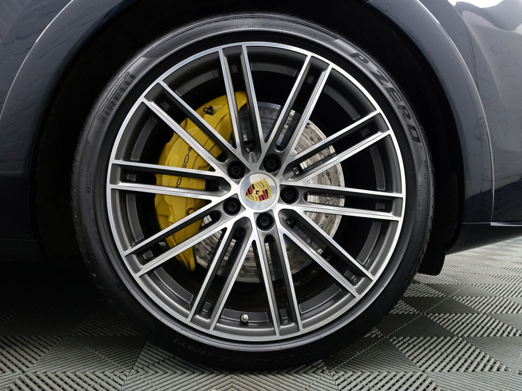 
Porsche Cayenne 3.0 E-Hybrid Exclusive Manufaktur- Alcantara Afwerking, Carbon, Soft Close, Stoelventilatie, Sport Interieur vol									