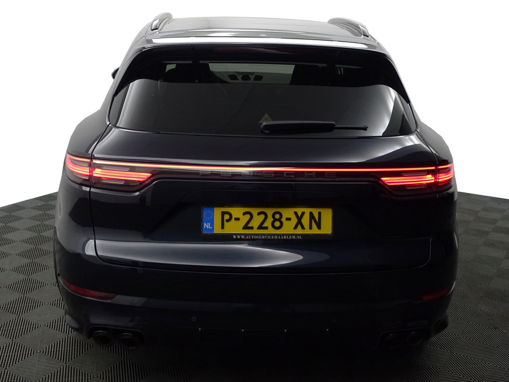 
Porsche Cayenne 3.0 E-Hybrid Exclusive Manufaktur- Alcantara Afwerking, Carbon, Soft Close, Stoelventilatie, Sport Interieur vol									
